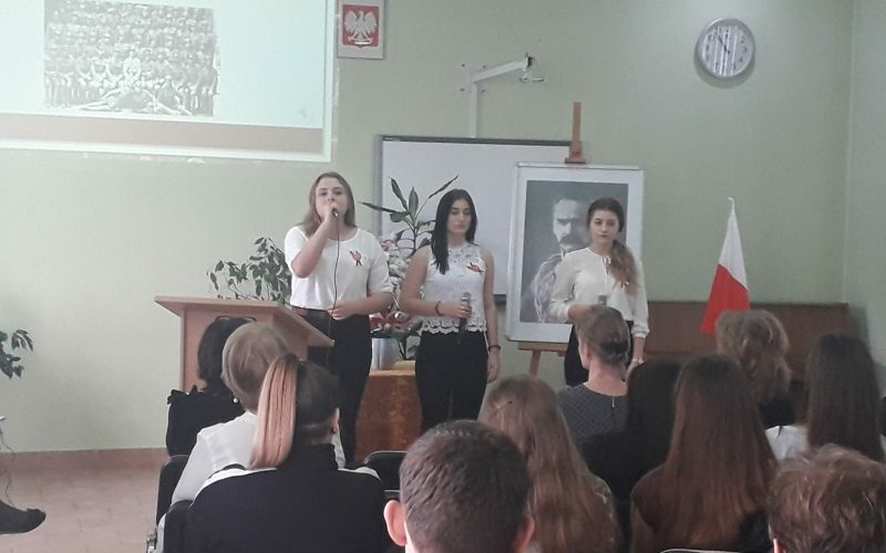 UROCZYSTY APEL Z OKAZJI 100 – LECIA ODZYSKANIA NIEPODLEGŁOŚCI PRZEZ POLSKĘ