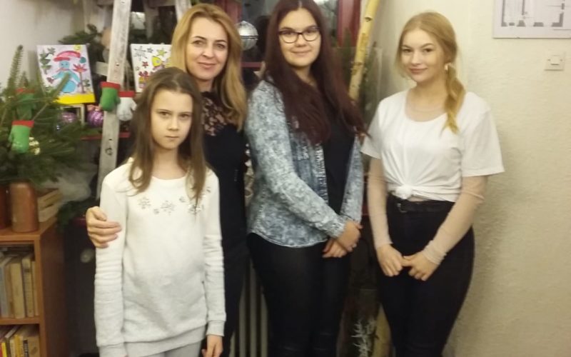 Wolontariusze na wernisażu