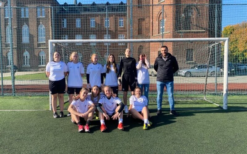 Awans do półfinału  wojewódzkiego w piłce nożnej dziewcząt