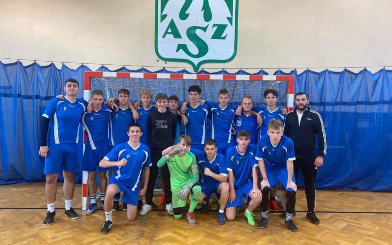 Awans chłopaków do Mistrzostw Powiatu Nyskiego w Halowej Piłce Nożnej