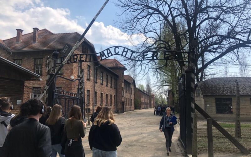 Wycieczka do Miejsce Pamięci i Muzeum Auschwitz – Birkenau
