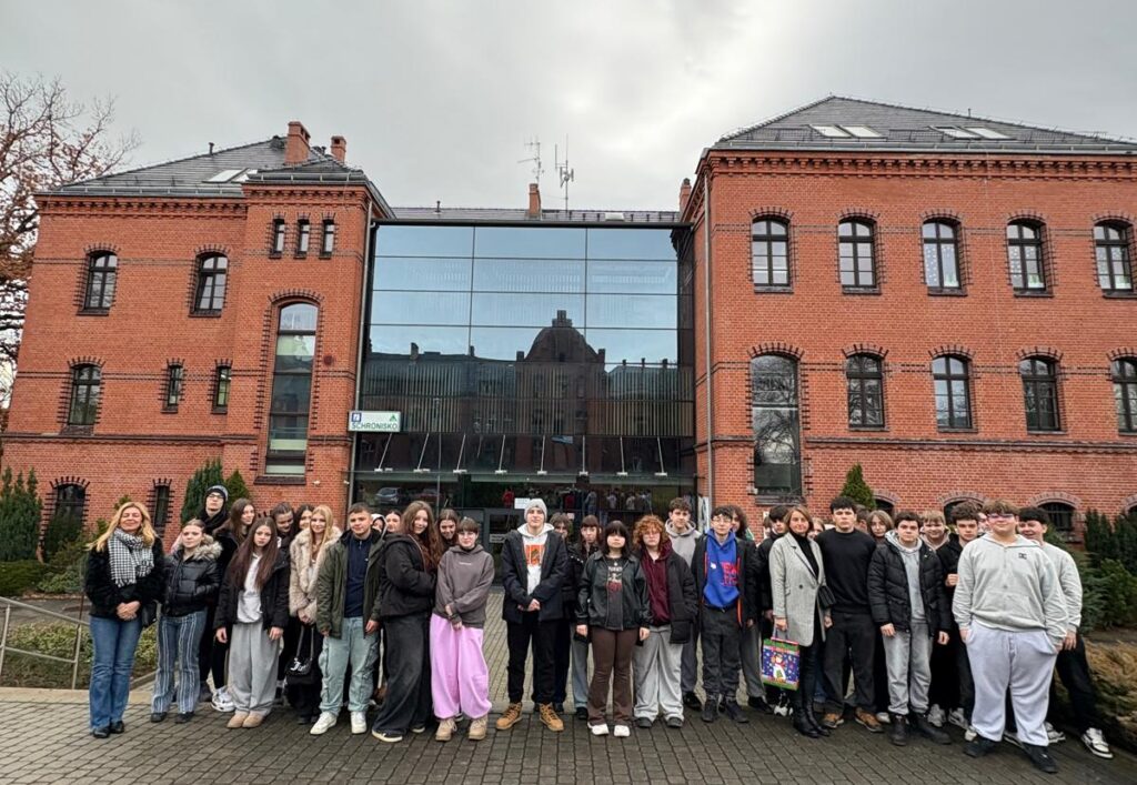 Klasy 1L i 1H odkrywały Prudnik